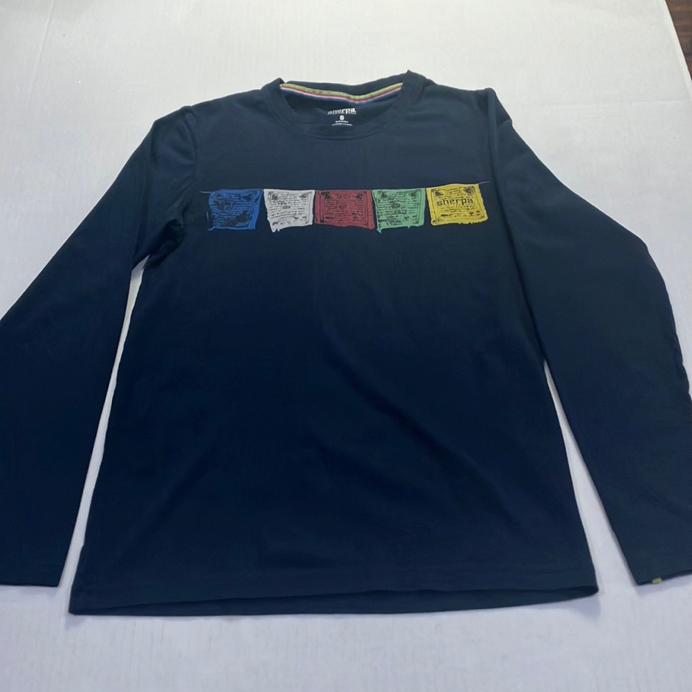 Sherpa Men’s size small long sleeve shirt.